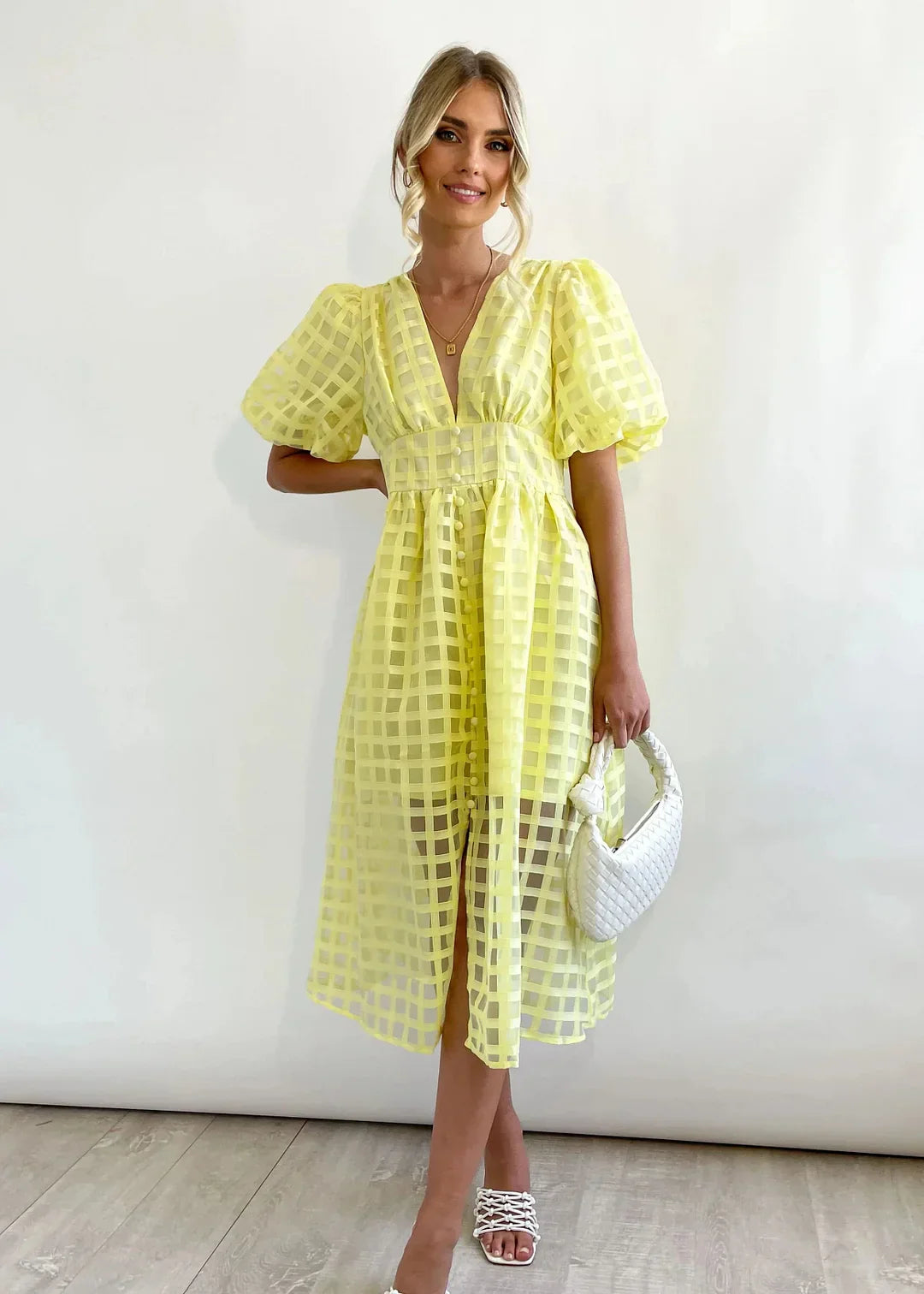 Nicole - Robe midi à imprimé carré et manches volantées by Beauty