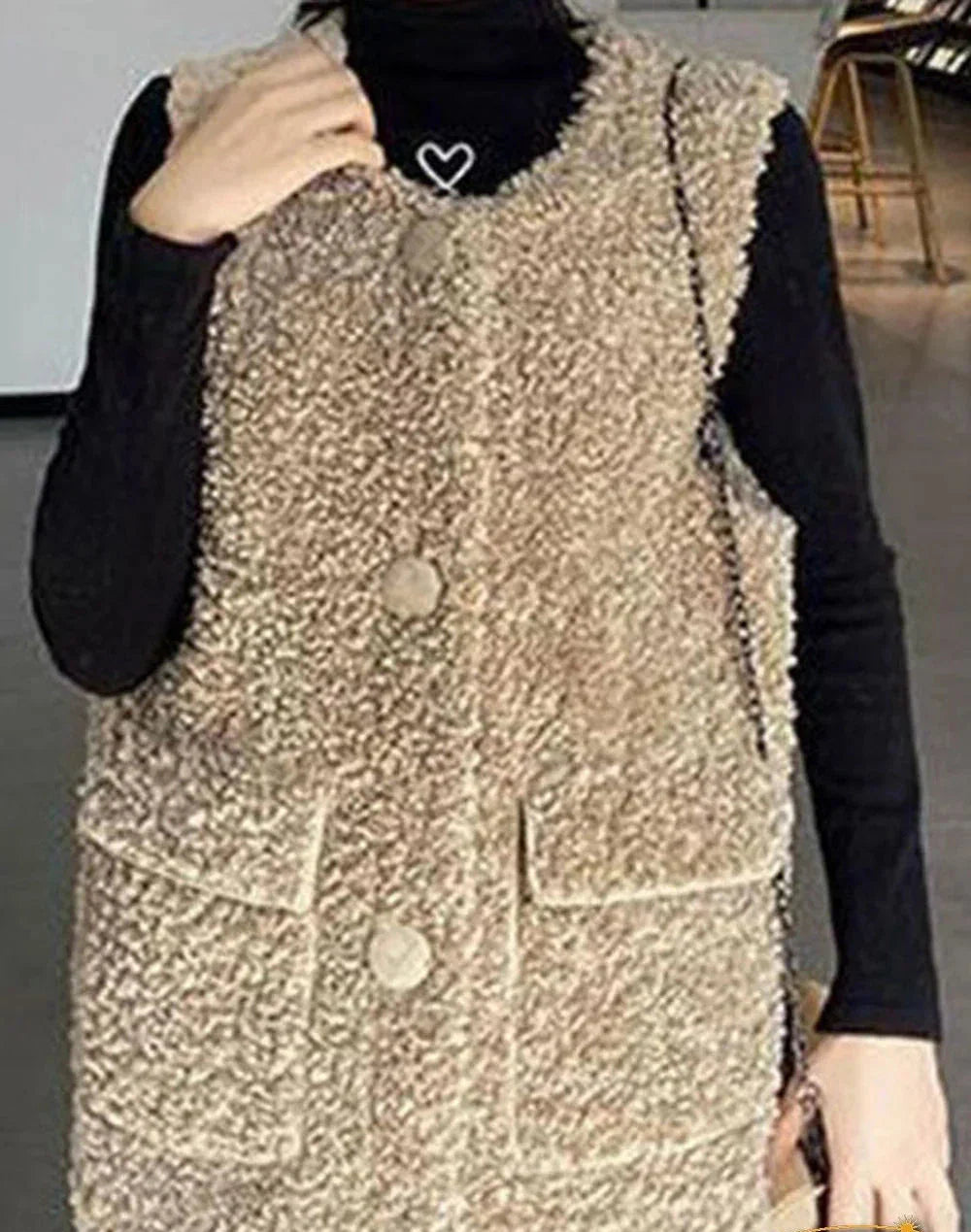 Gilet Khaki Chic d’Hiver avec Poches et Boutons Élégants