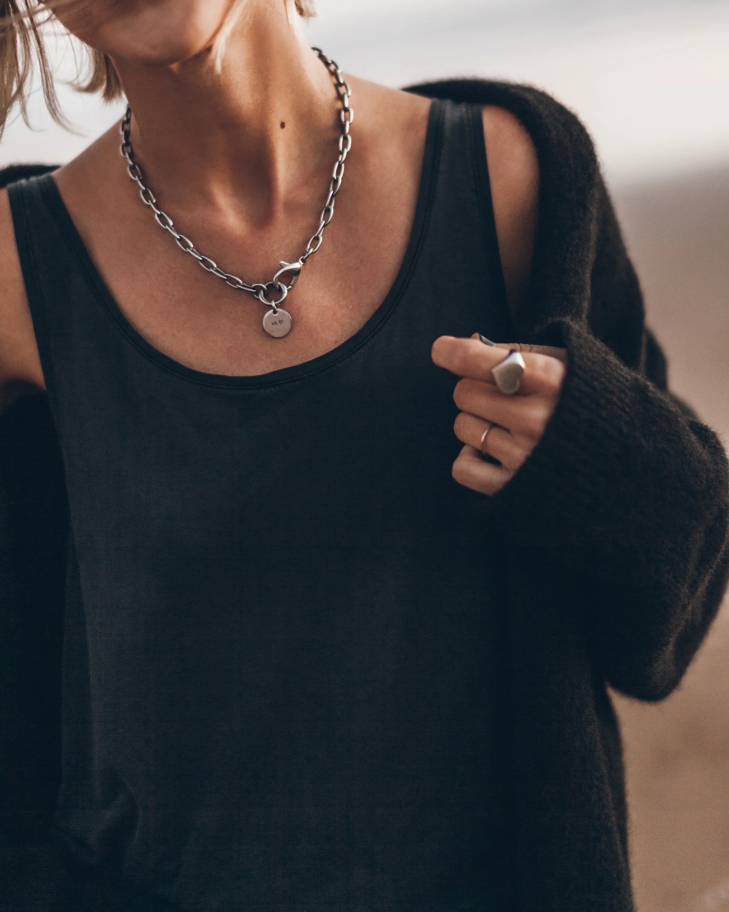 Cardigan Oversize Noir – Look Moderne et Confortable