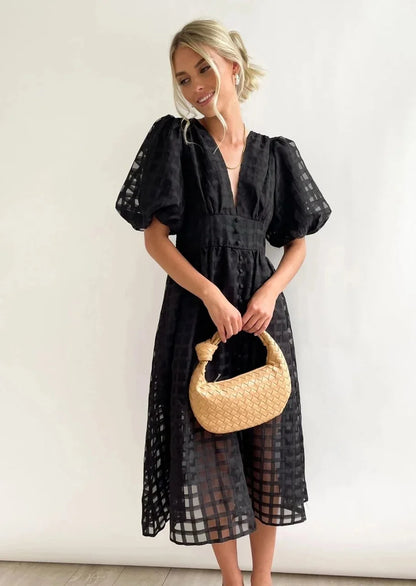 Nicole - Robe midi à imprimé carré et manches volantées by Beauty